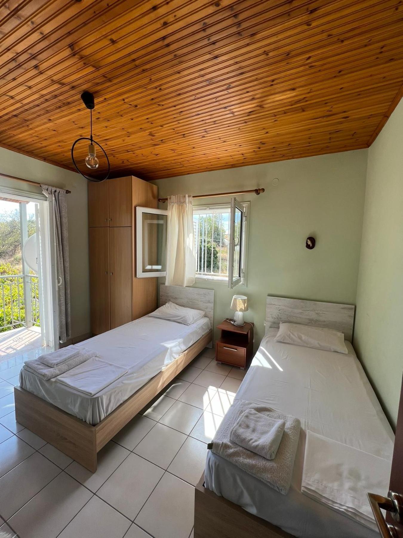 Xenia'S Seaview House Villa Paralia Avlidhos Bagian luar foto